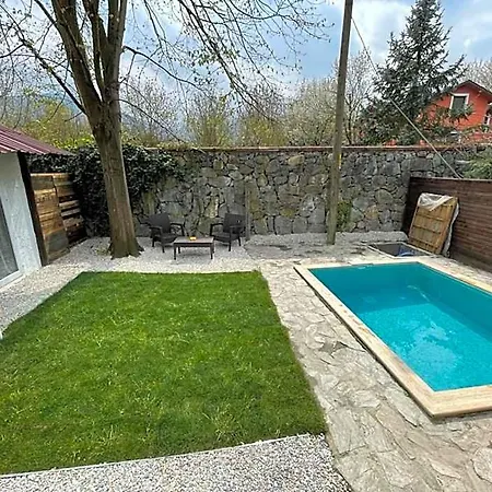 Sapanca Tas Ev & Hotel 2*