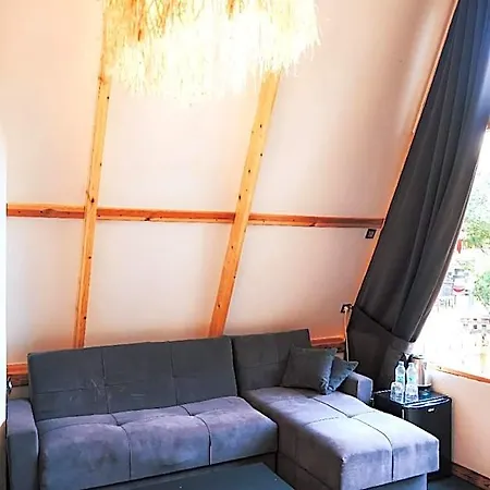 Sapanca Tas Ev & Hotel 2*